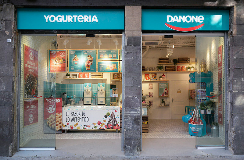 Danone opens in Ciutat Vella of Barcelona its new yogurt parlor badge